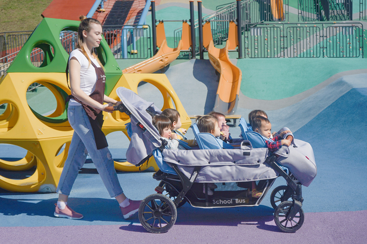 DSJ06+ multi seat stroller for 6 children